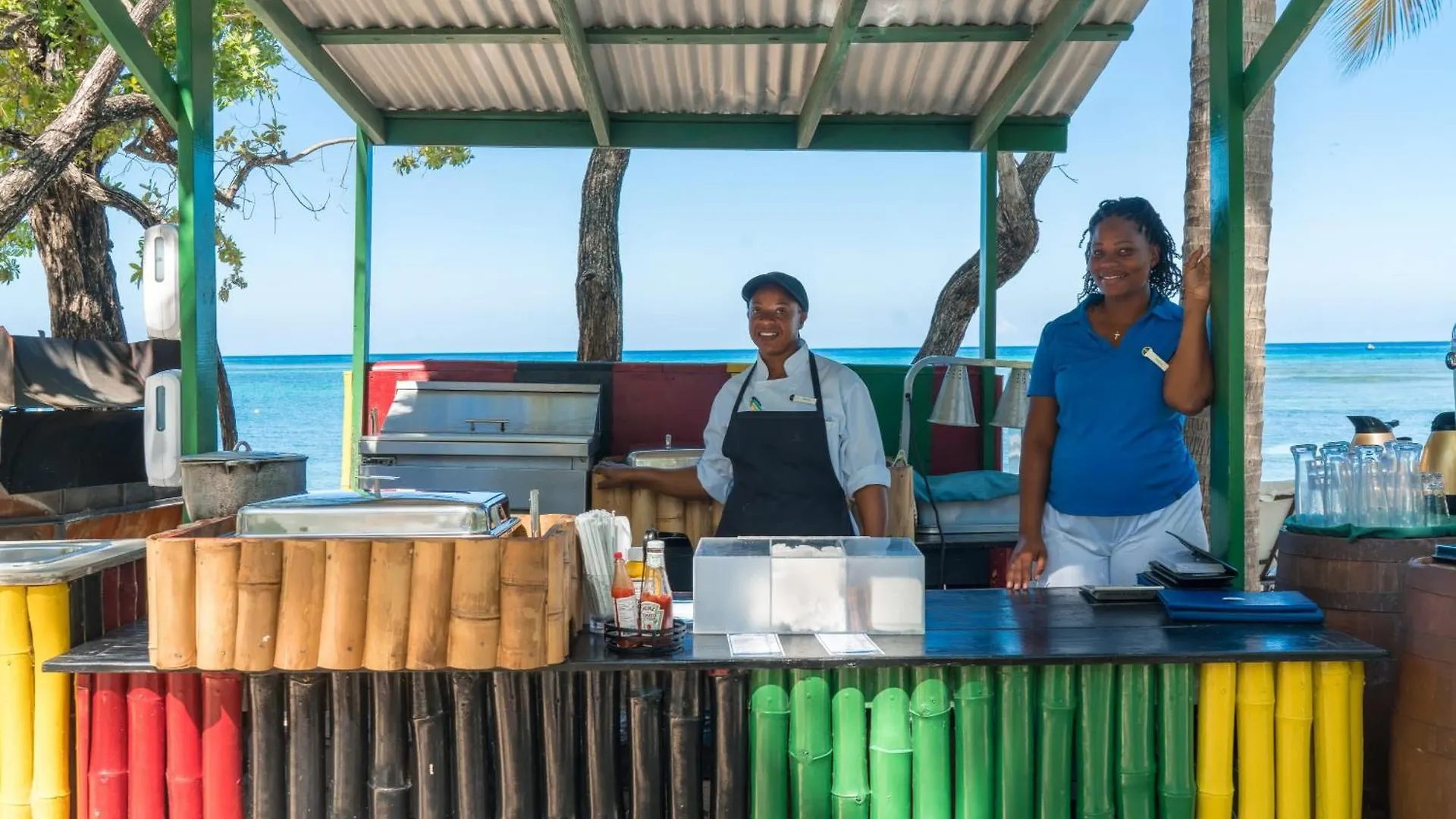 Hospitality Expert Bts 2 - Pool Beach & Chef Montego Bay 0*,