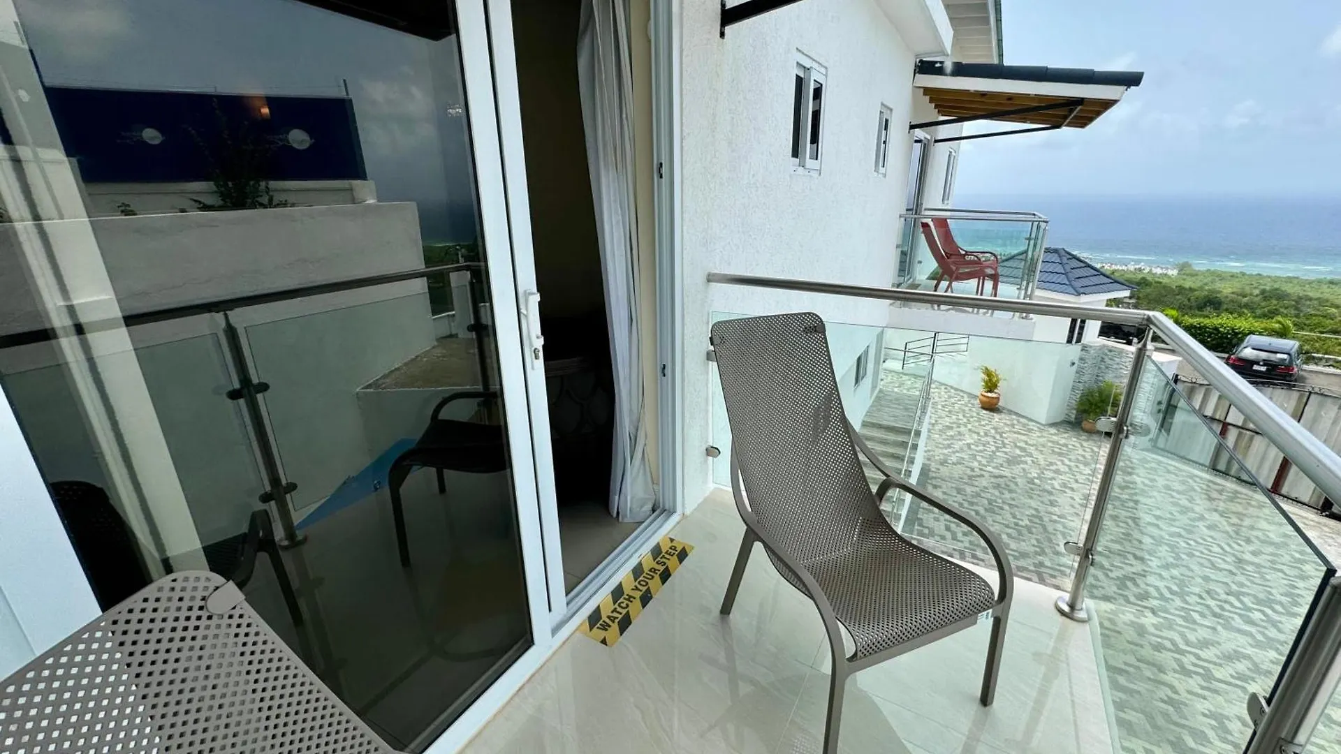 Hospitality Expert Bts 2 - Pool Beach & Chef Montego Bay